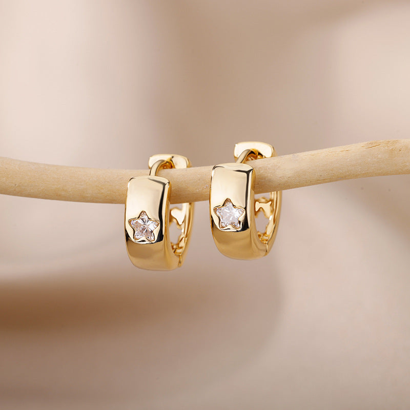 Geometric C-shaped earrings with zircon accents – view 9