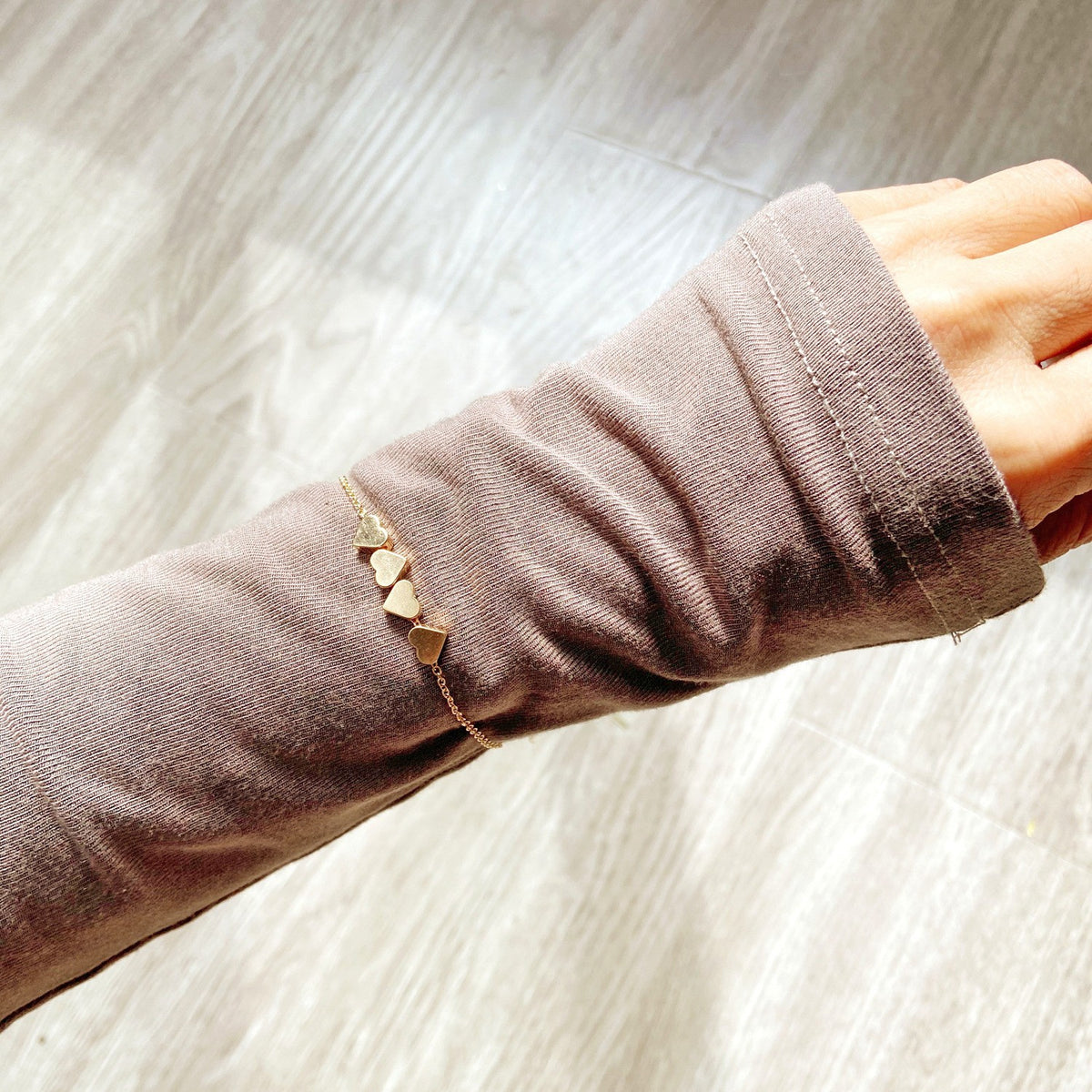 Gold-plated heart geometric bracelet – view 3