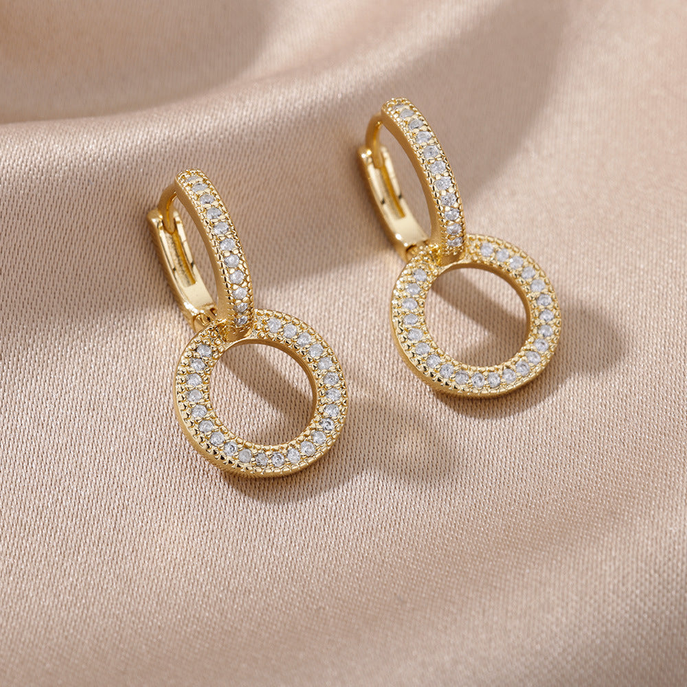 Geometric C-shaped zircon earrings – view 14