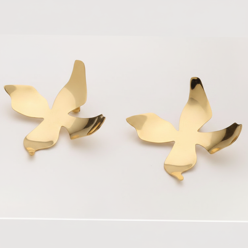 Amelia Earrings – Gold Product Shot