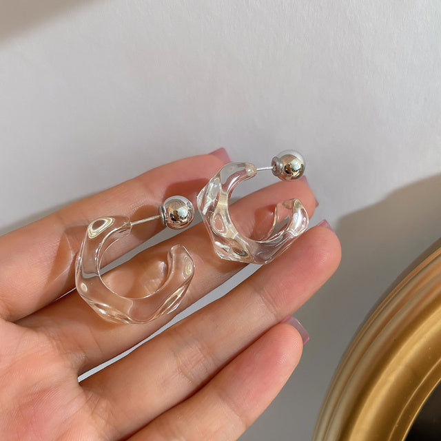 Retro geometric acrylic C-shaped earrings – view 2
